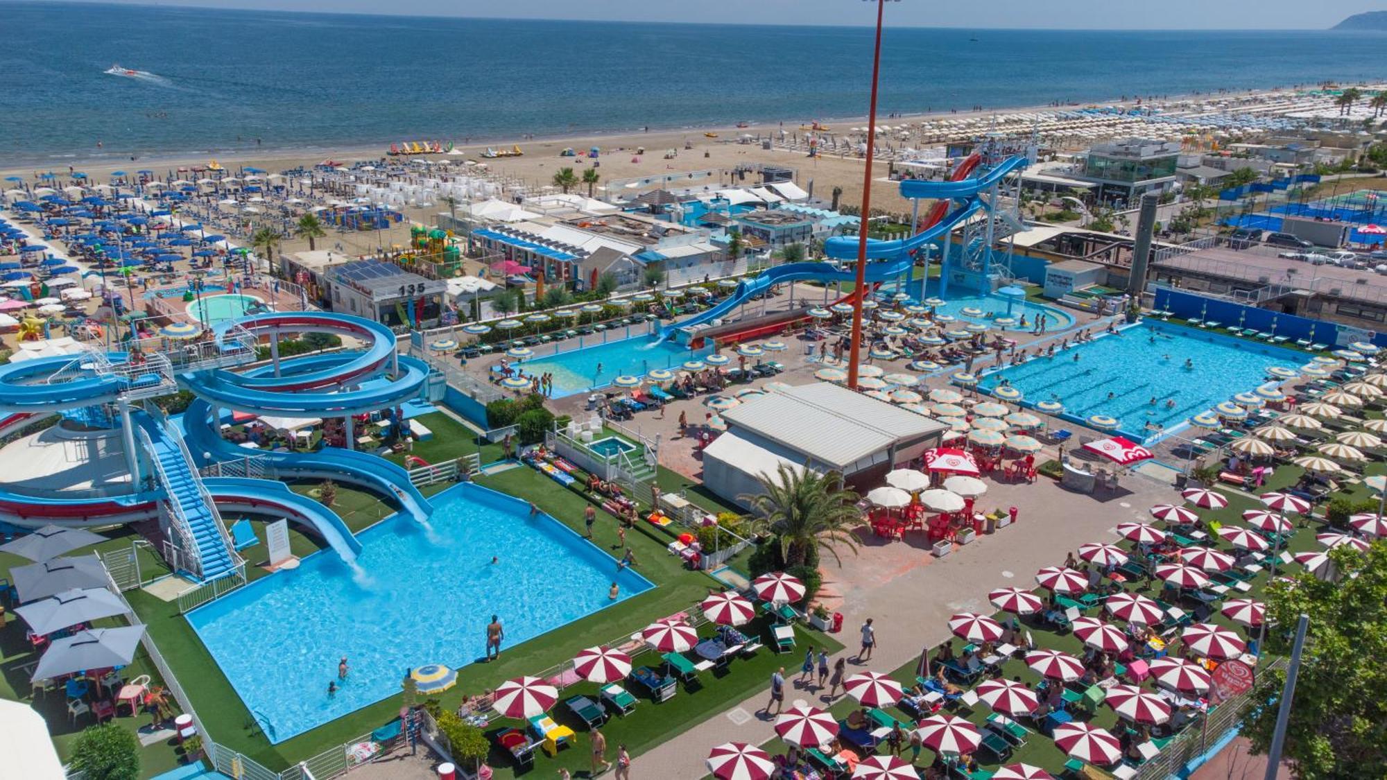 Hotel Nuova Medusa Rimini Eksteriør billede