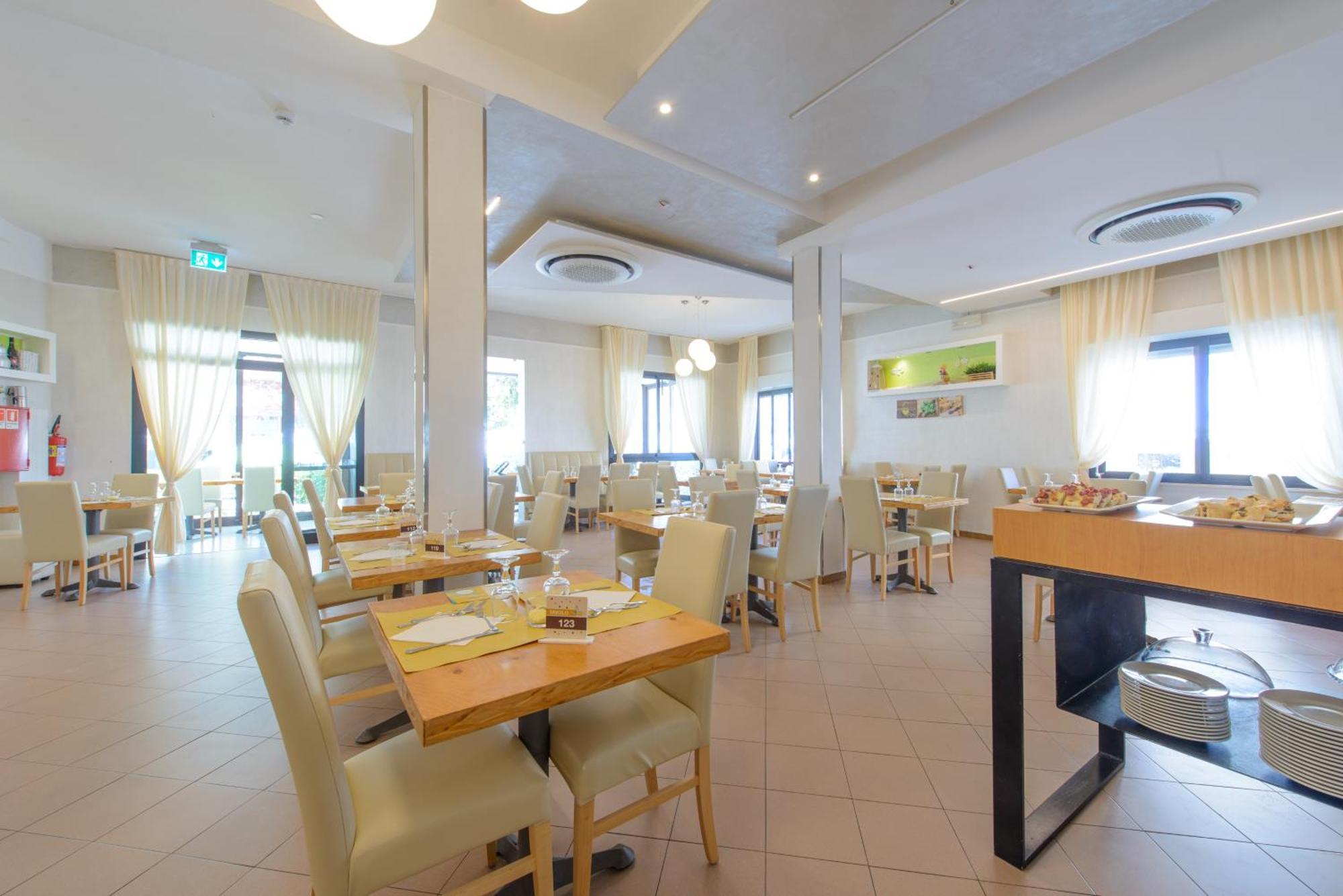 Hotel Nuova Medusa Rimini Eksteriør billede